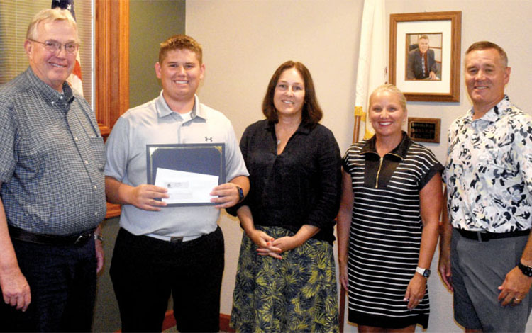 Central graduate wins IMUA scholarship