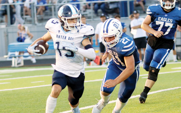 Mater Dei fails on two-point attempt in season-opening 23-22 loss to Columbia